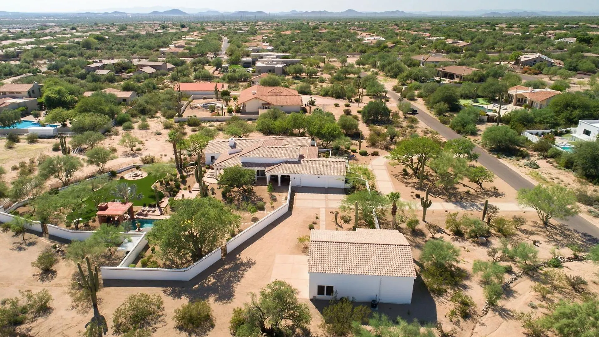 Rancho Relaxo By Paseohomesaz With Pool, Spa And Separate Casita Scottsdale USA